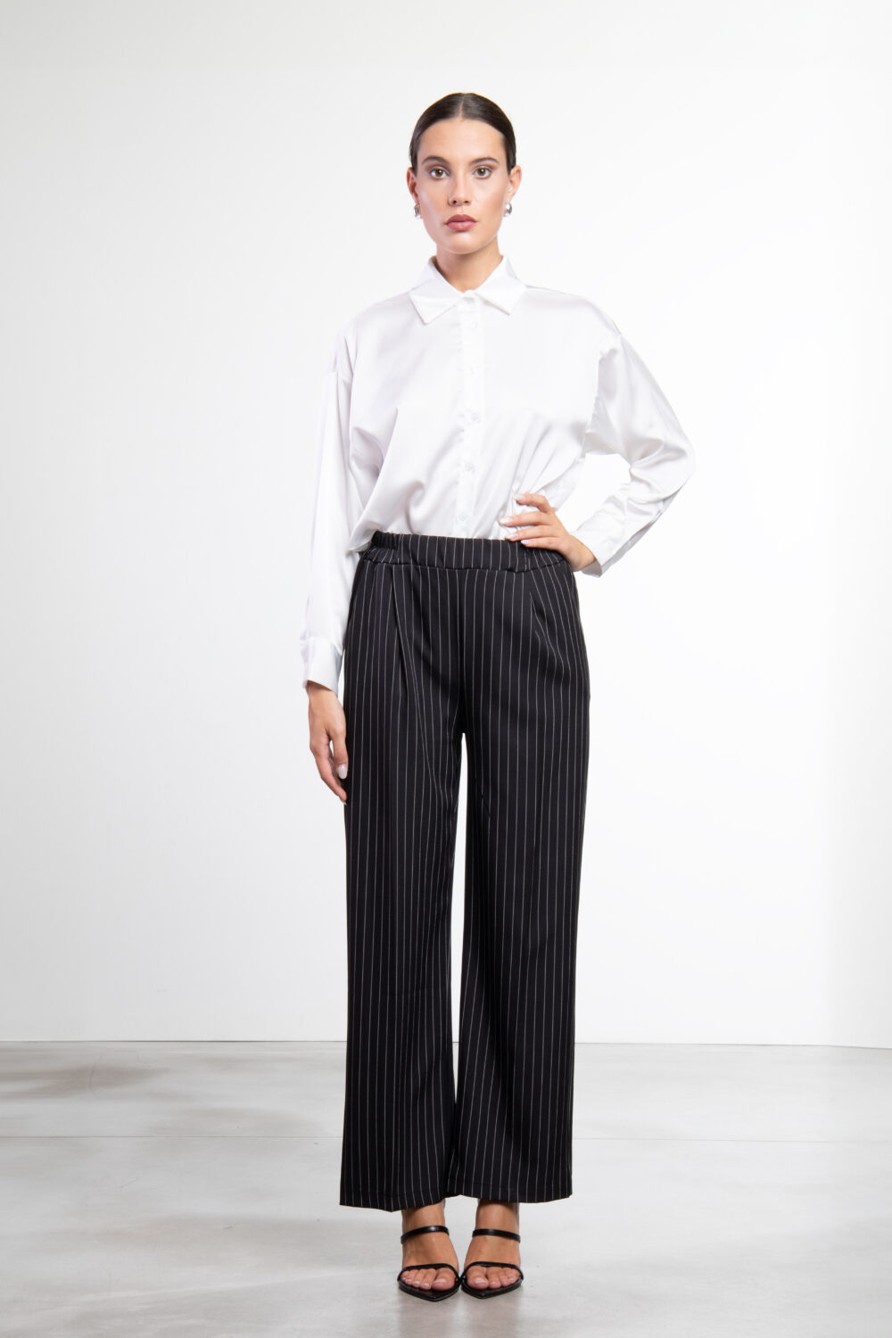 Pantaloni eleganti ampi