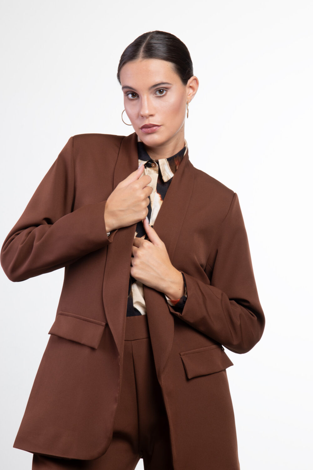 Giacca blazer con profondi revers