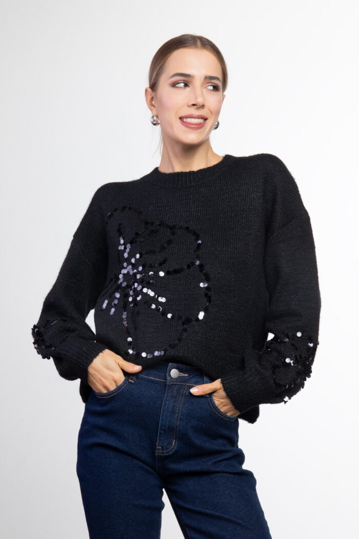 Maglia con fiore in paillettes