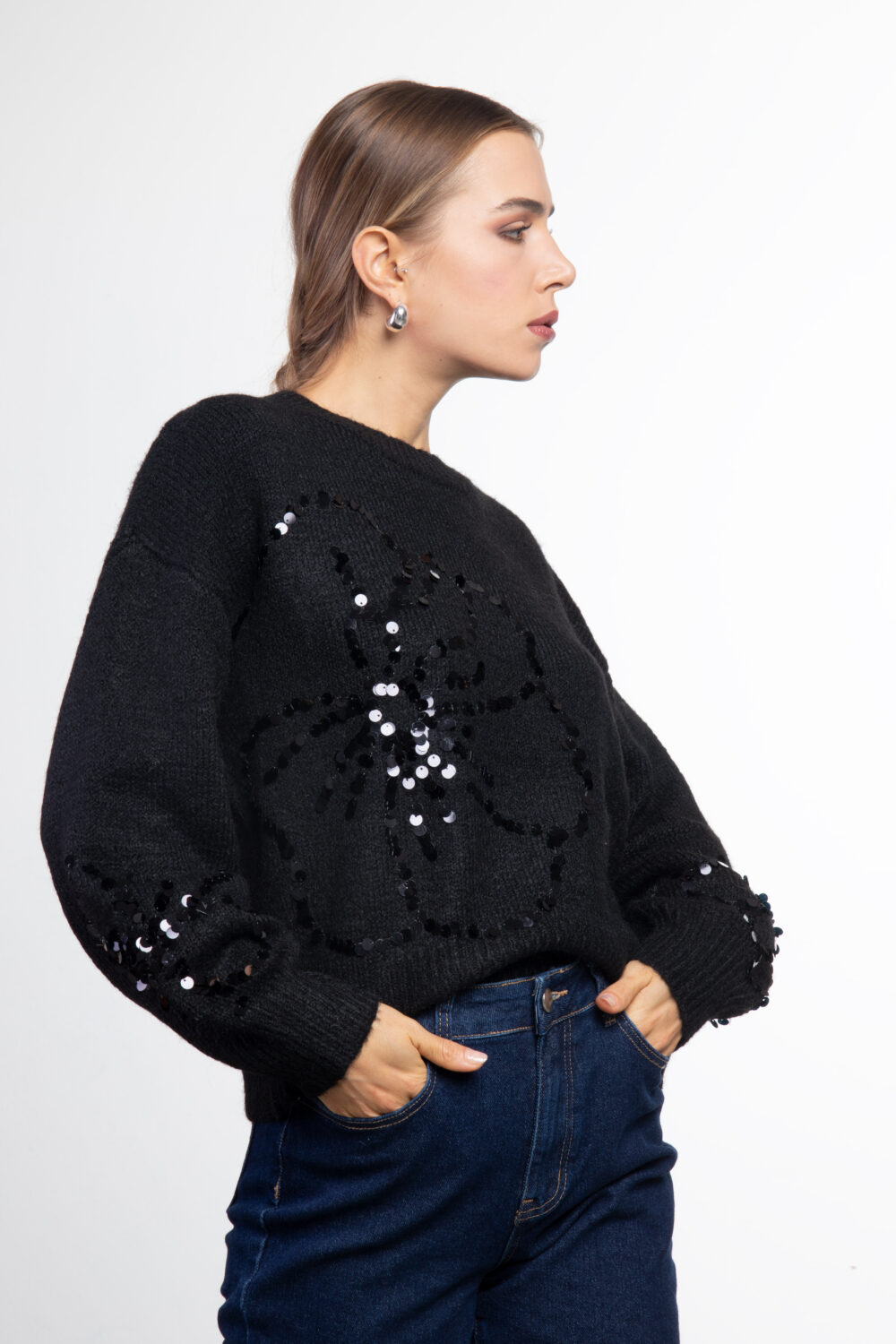 Maglia con fiore in paillettes