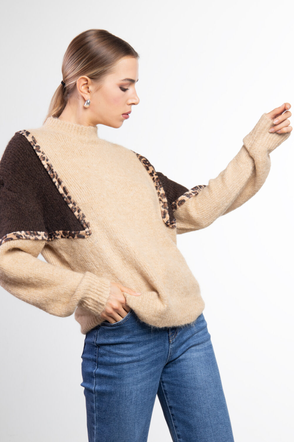 Maglia oversize con dettagli maculati