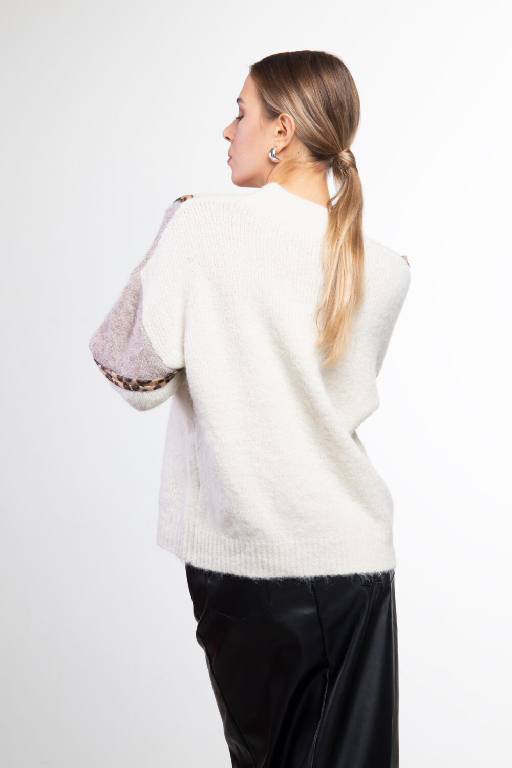 Maglia oversize con dettagli maculati