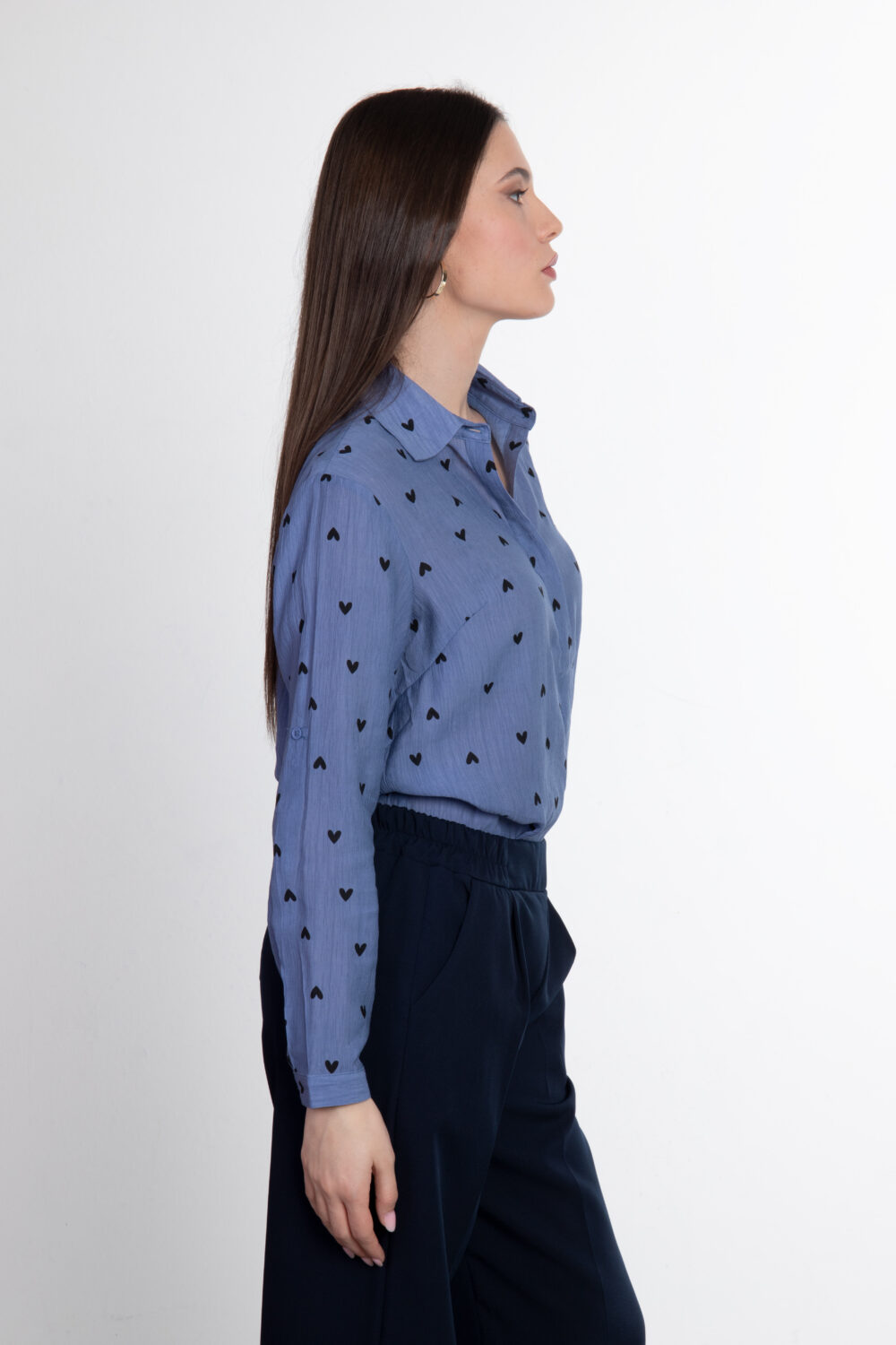 Camicia con stampa cuori all-over