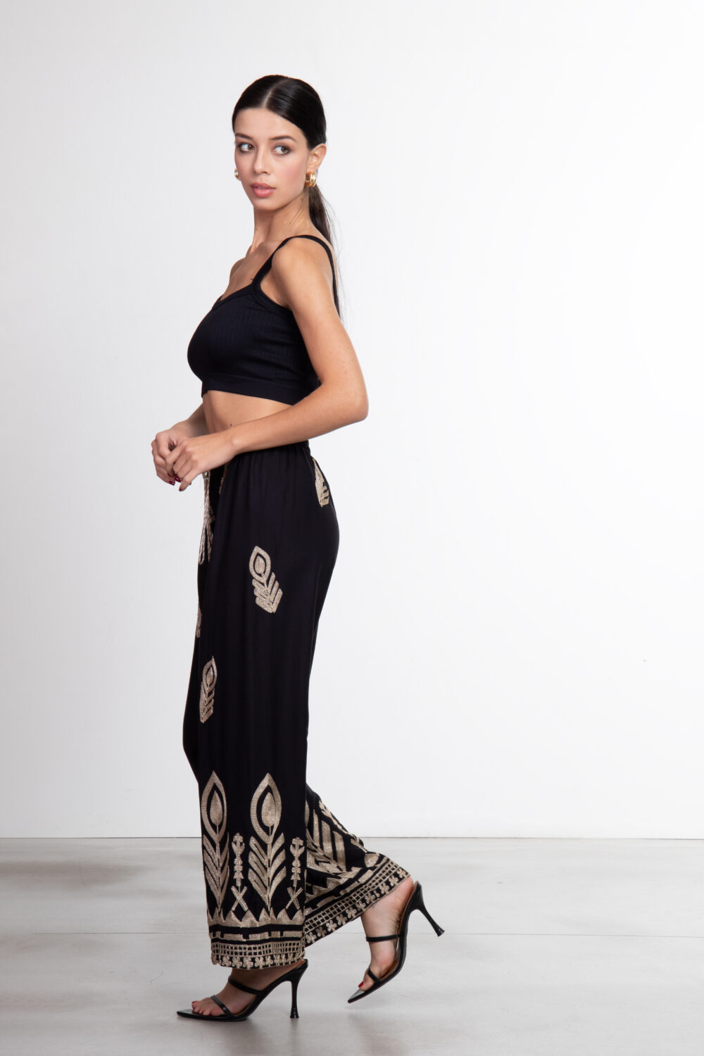 Pantalone con Ricami Dorati