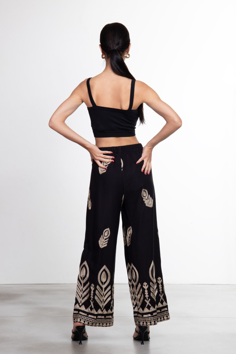 Pantalone con Ricami Dorati