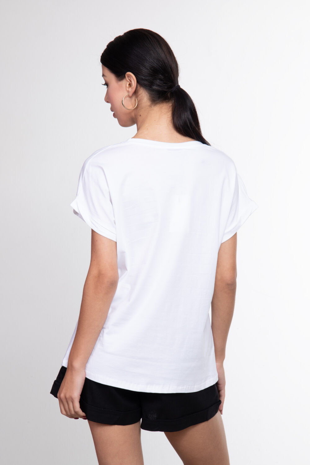 T-shirt con Fiore Ricamato