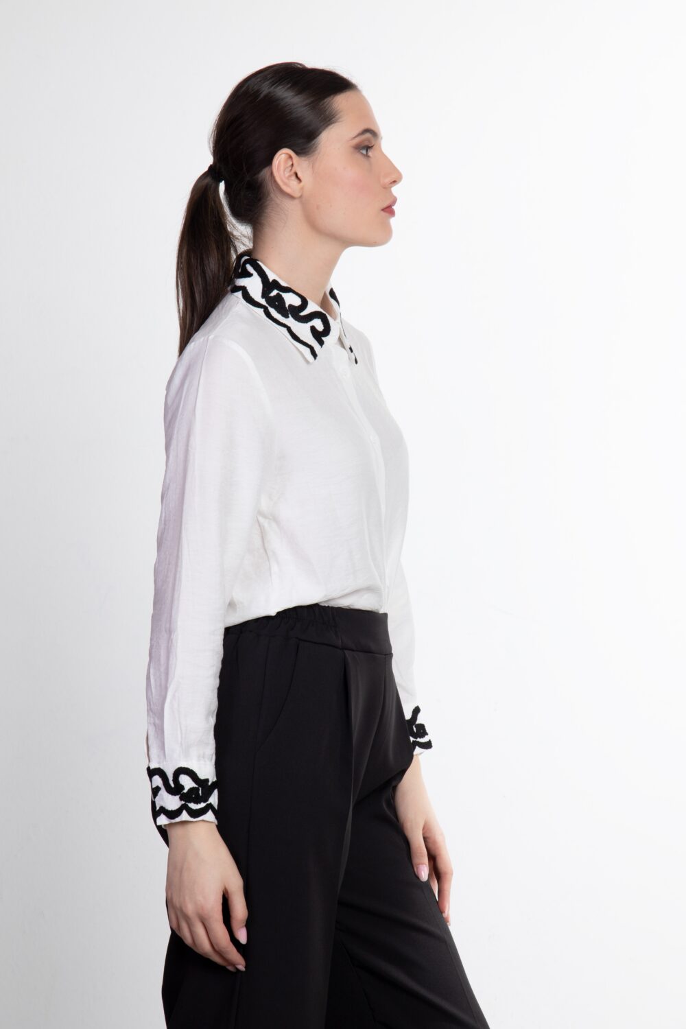 Camicia con ricami