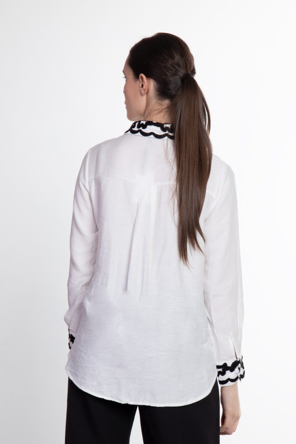 Camicia con ricami