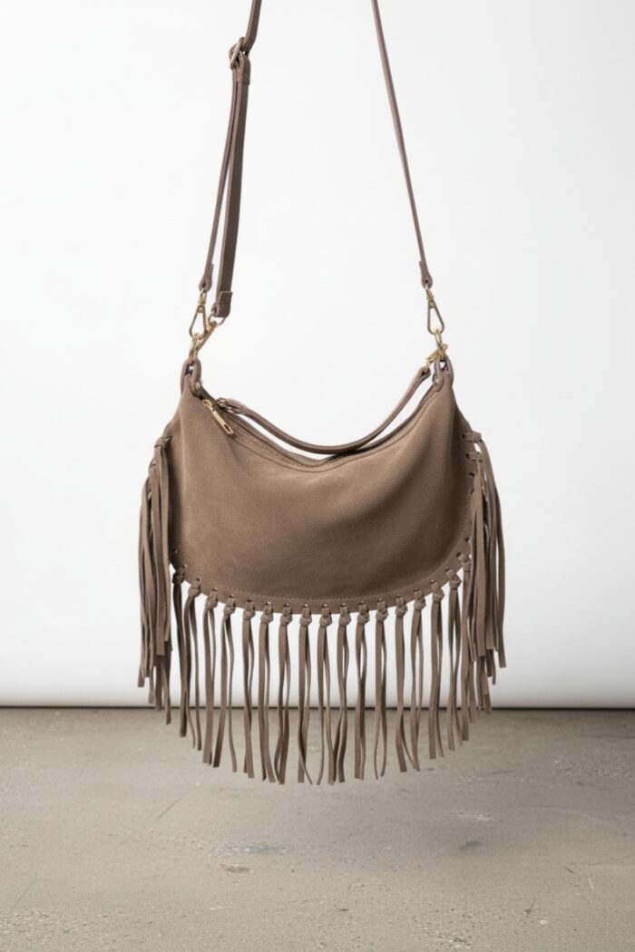 Borsa in pelle scamosciata con frange