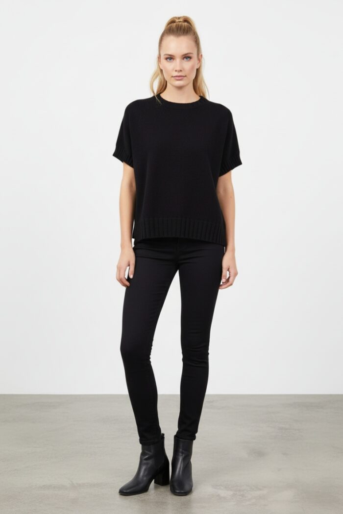 Maglia morbida con manica smanicata
