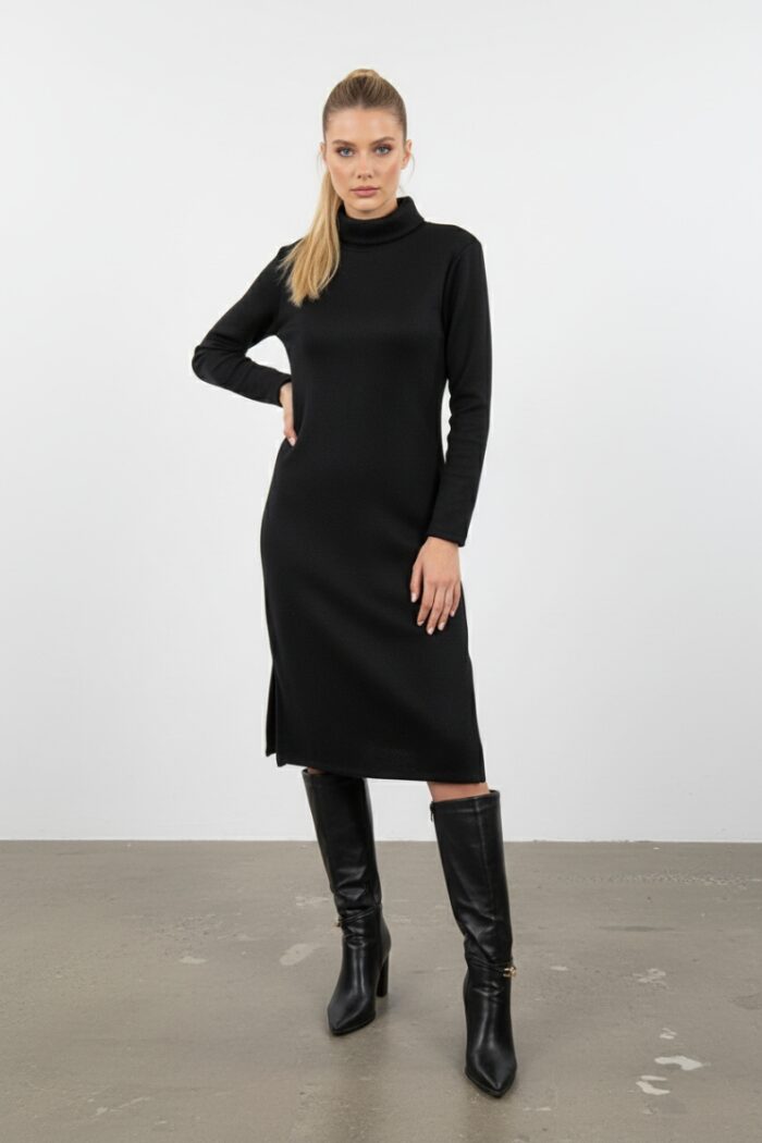 Abito Midi in Maglia a Collo Alto con Spacchi Laterali